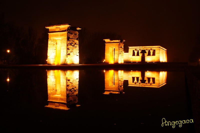 Fotografía nocturna del Templo de Debod y su estanque - Templo de Debod y Parque del Oeste - Madrid - Foro Madrid