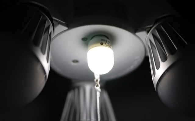 東芝 LED電球 ニトリ ランプシェード 節電 節約