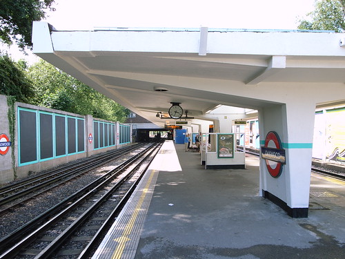 Oakwood Underground Station