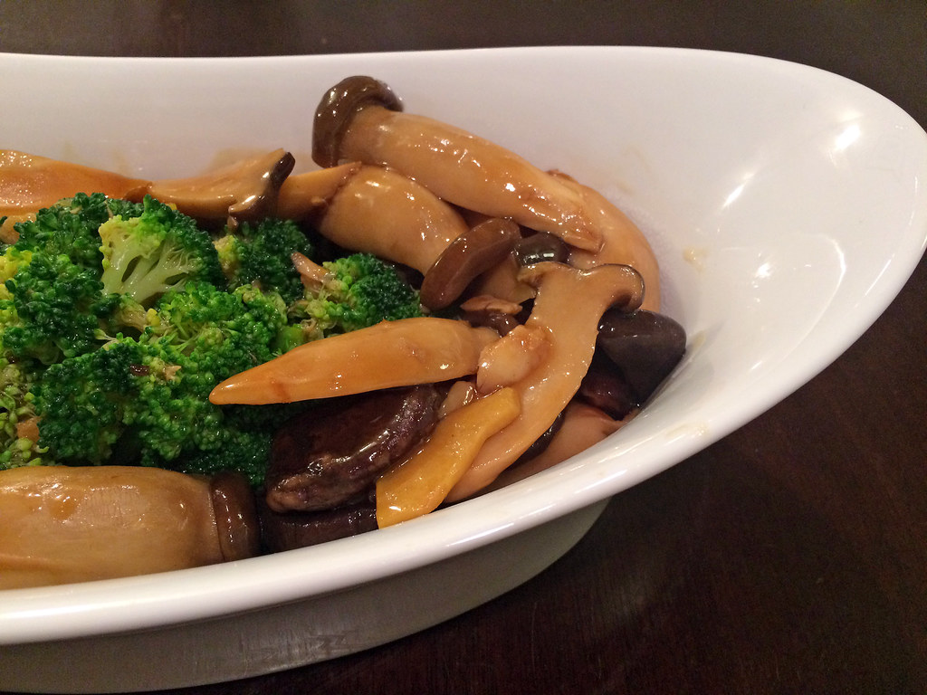 King oyster mushrooms and broccoli