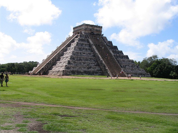 Chichen Itza Pyramid, Ycatan Mexico