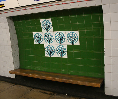 Seven Sisters Underground station