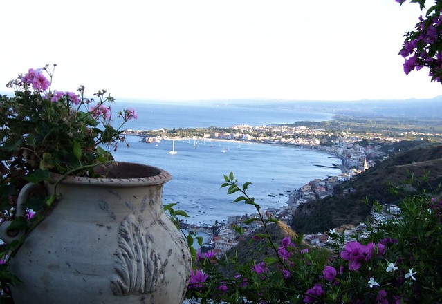 Giardini Naxos-Hotel San Domenico-Taormina-Sicilia-Italy - Creative Commons by gnuckx