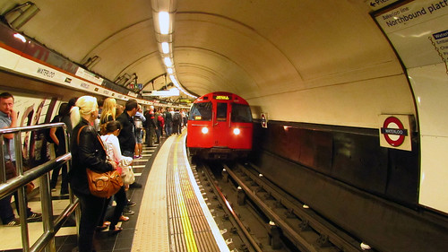 London Underground - Bakerloo Line - 1972 MkII Stock at Waterloo