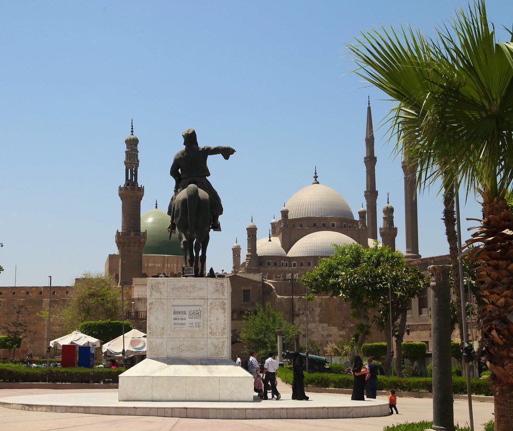 Неудачный фридайвинг в Дахабе стал причиной одиночных приключений по Каиру.