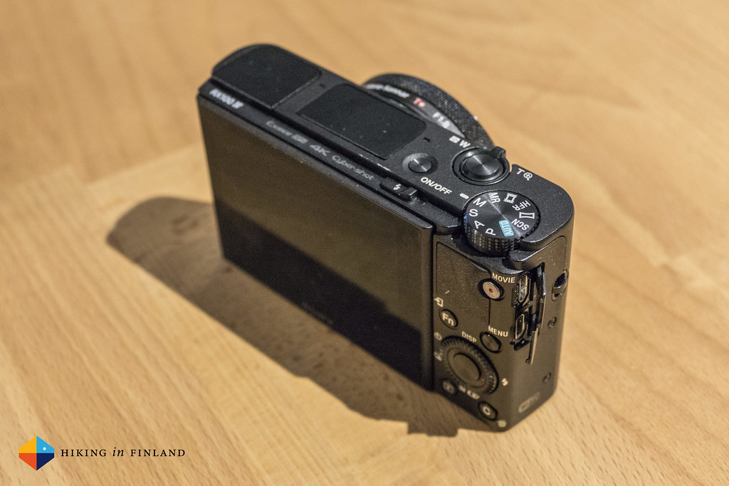 Sony RX100 IV Ports open