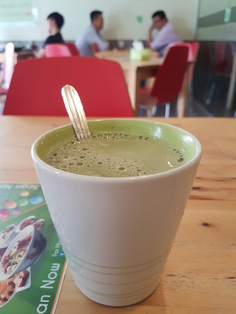 抹茶拿铁 Green Tea Latte $4.30 @ 面对面 Taman Megah