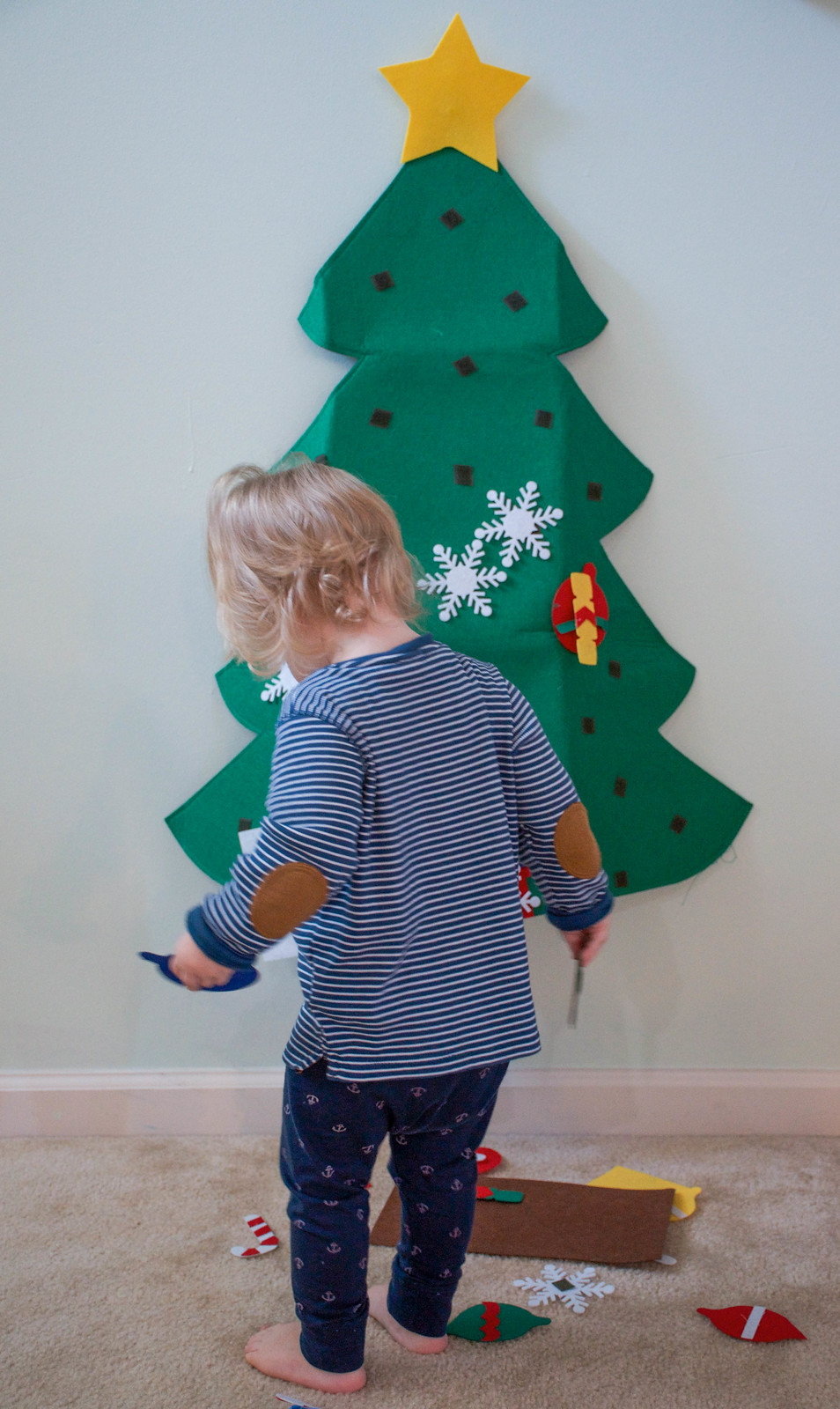 Kid Activities: Felt Christmas Tree