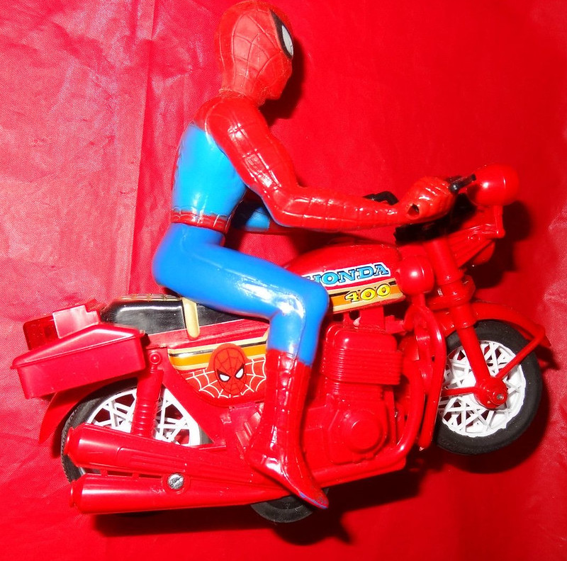 spidey_cycleforeign3
