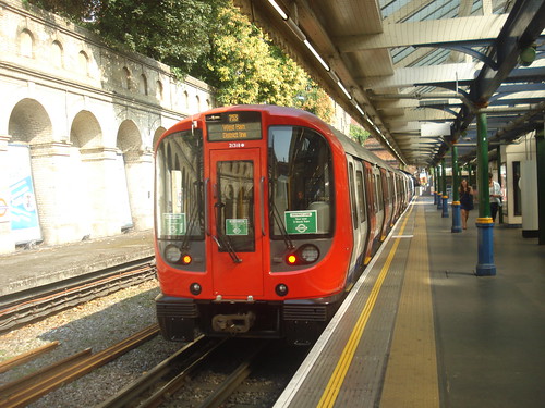 S7 21318 on District Line, South Kensington