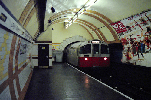 London Underground - Piccadilly Line - 1973 stock at Covent Garden