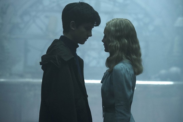 miss-peregrines-home-for-peculiar-children-asa-butterfield-ella-purnell