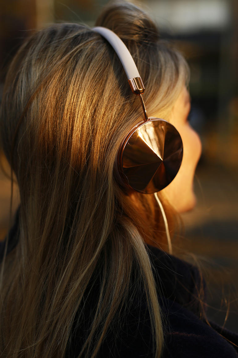 frends taylor, get loud, fashionblogger, fashion is a party, headhpones, headphone webshop, frends kopen, frends headphones, frends webshop, frends earcaps, frends rose gold, herfst, outfitpost, arnhem, muziek, accessoire
