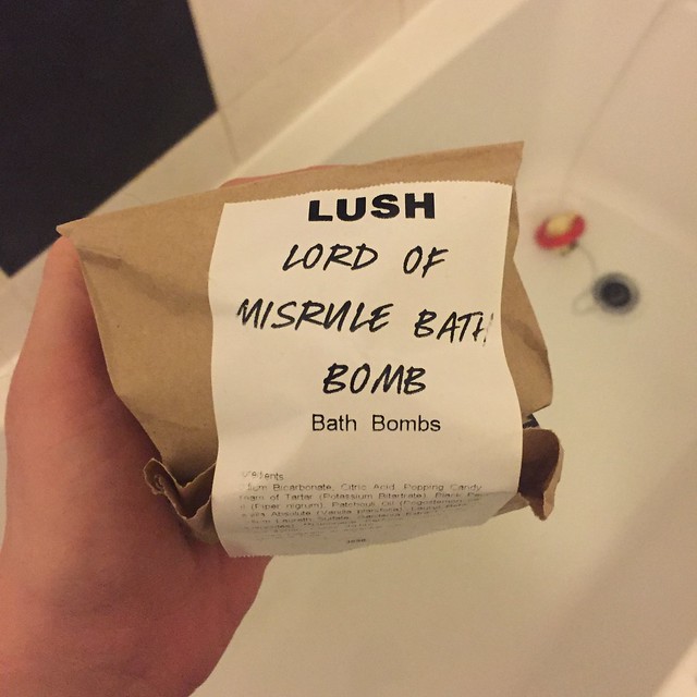 Lord of Misrule Bath Bomb Lush Review