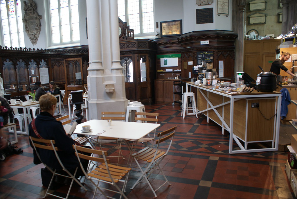 Café dans l'église St Mary Aldermary Church à Londres.