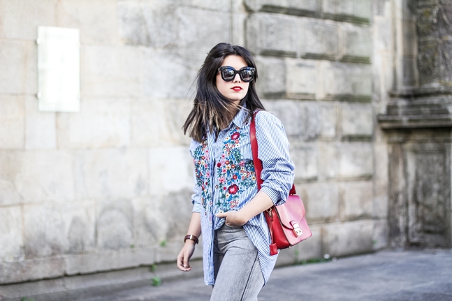 striped embroidered blouse zara flowers with levis mom jeans furla metropolis bag gucci loafers streetstyle outfit