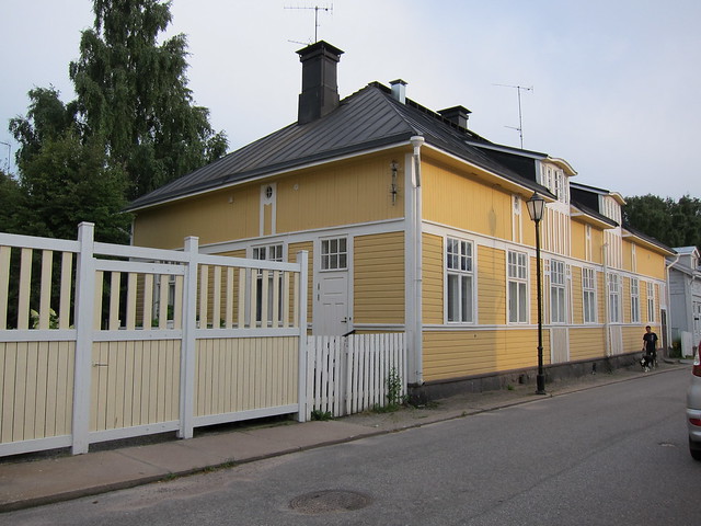 keltainen talo