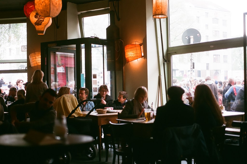 Café, bar à vin et bon petit déjeuner dans le quartier de Kreuzberg à Berlin - Photo de Genial 23