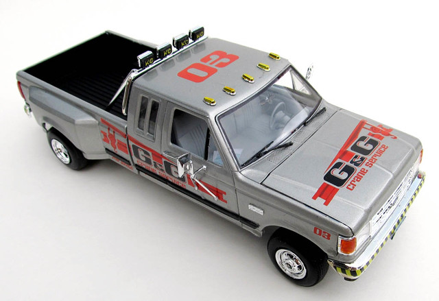 Revell 4376 1:24th scale Trucks series 1991 Ford F-350 Duallie Pickup 