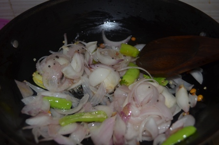 saute onion, chillies