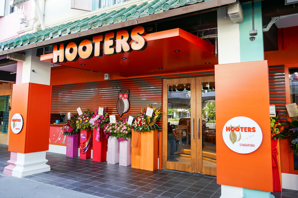 Culinary Hotspots: Hooters