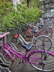 Taipei bike rack - few bother to lock their bikes.