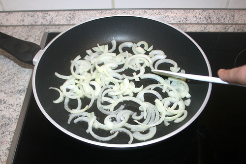 19 - Zwiebelringe andünsten / Braise onion rings