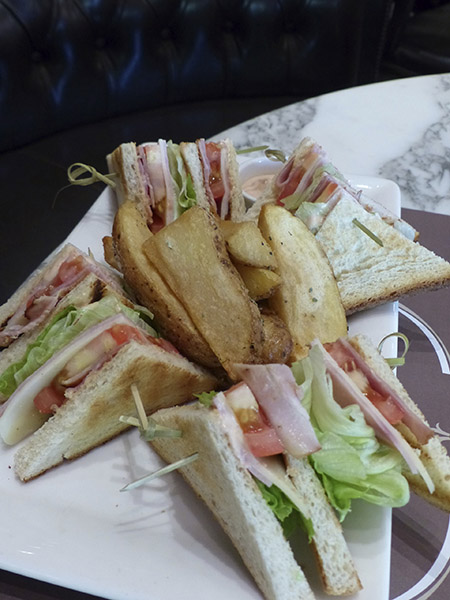 club sandwiches
