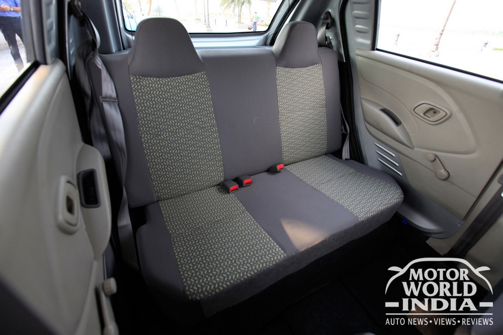 Datsun-Redigo-Interior-Rear-Seat