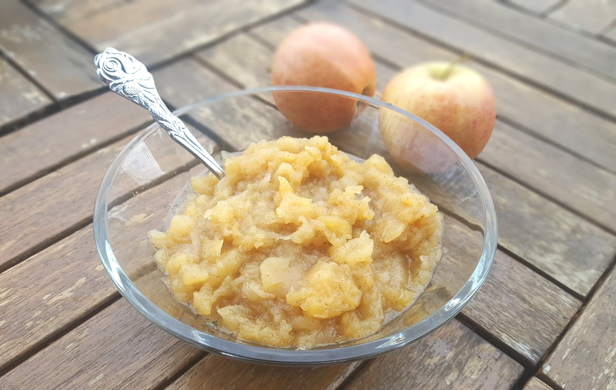 Recipe for Homemade Danish Applesauce (æblegrød)